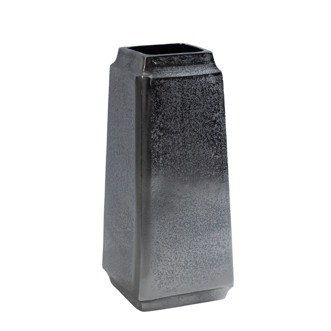 Hudson vase made of aluminum