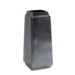Hudson vase made of aluminum