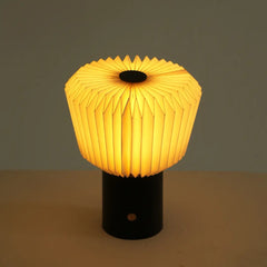 Bouquet Table Lamp like flower in warm yellow light on black base