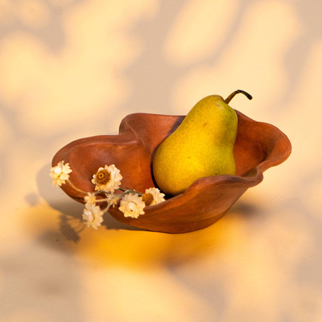 Wooden organic bowl with swirl edge